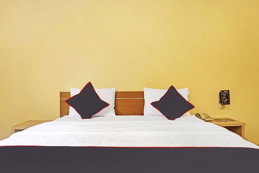 Collection O 91409 Hotel Fiducia Otista 153 - 157 Standard Double Room 3