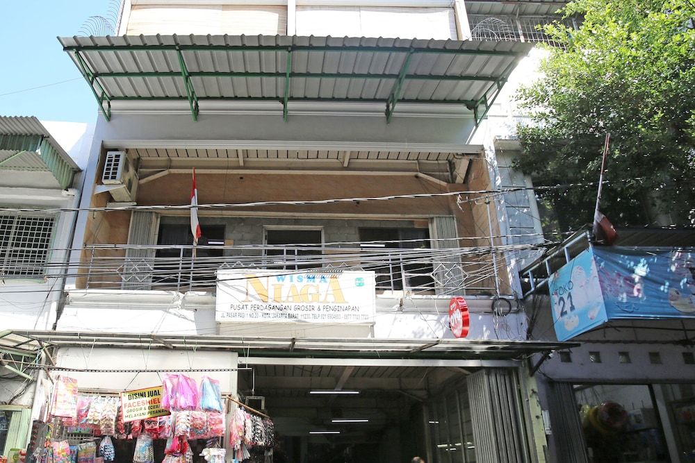 undefined OYO 3865 Wisma Niaga 2