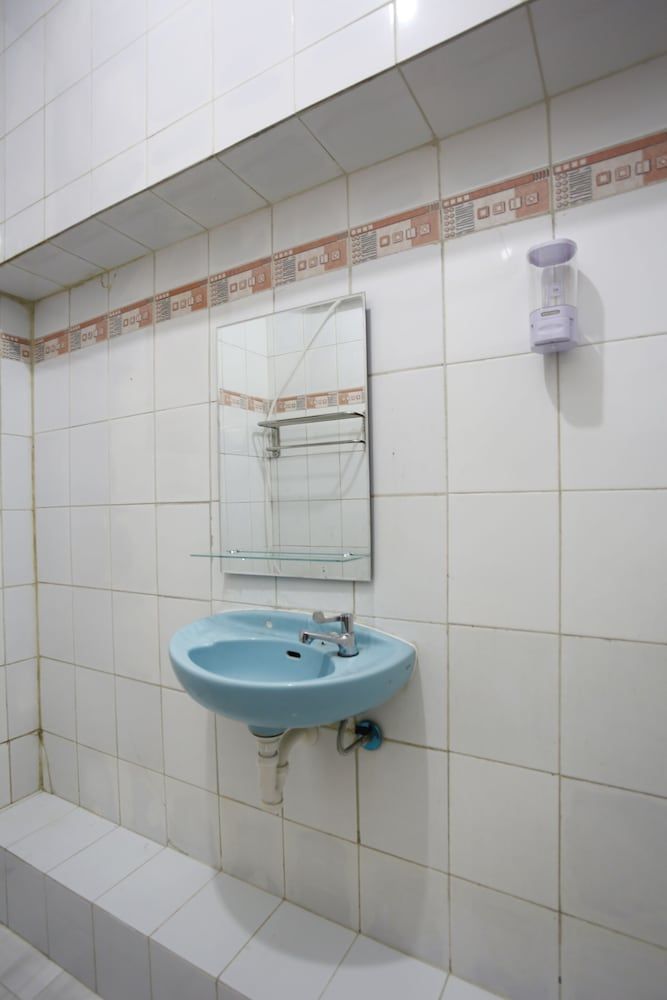 OYO 3865 Wisma Niaga Standard Double Room 16