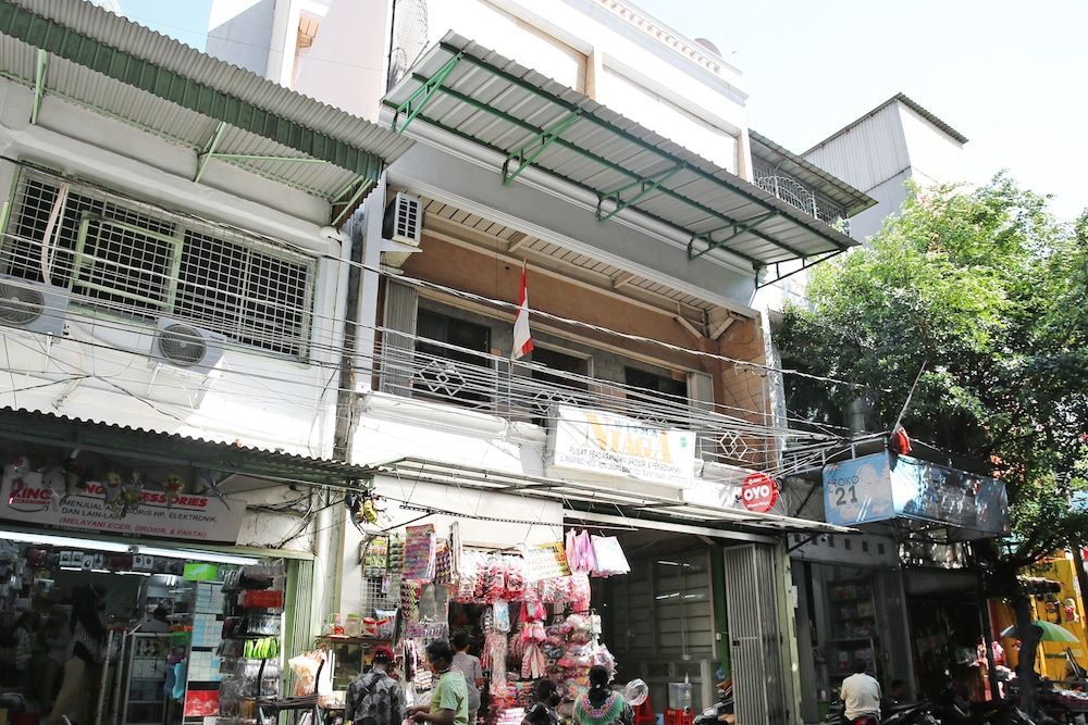 undefined OYO 3865 Wisma Niaga