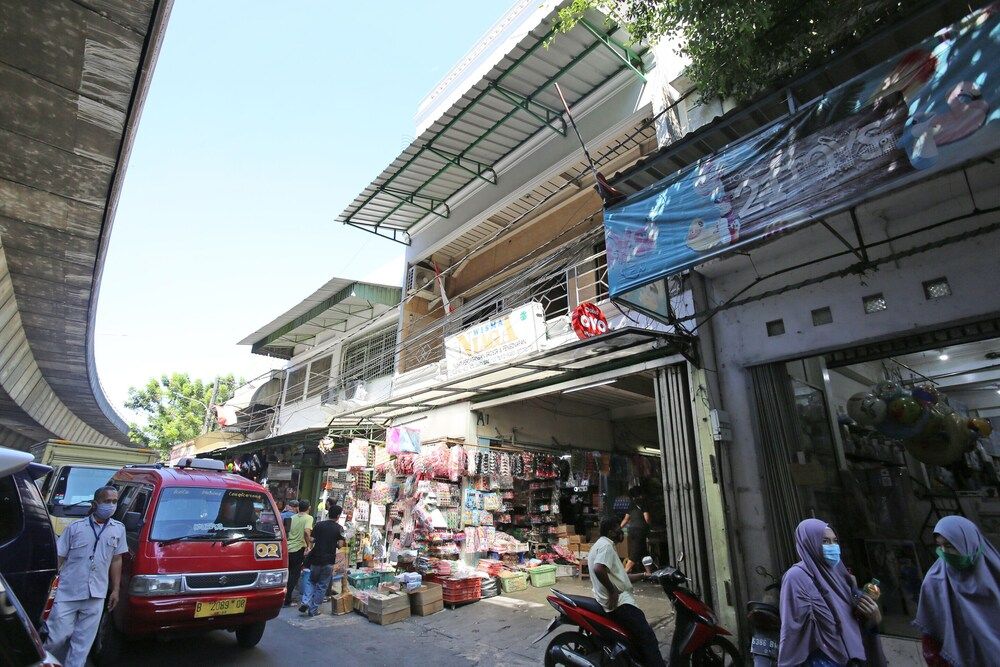 undefined OYO 3865 Wisma Niaga 3