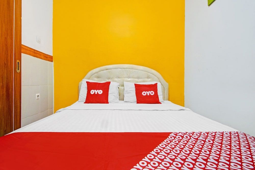 undefined Super OYO 90422 Mall Of Indonesia 7