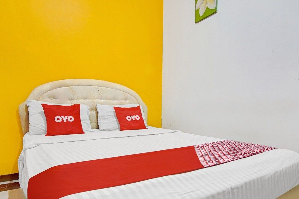 undefined Super OYO 90422 Mall Of Indonesia 9