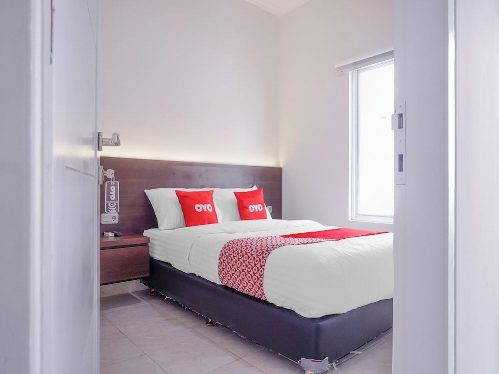 Super OYO 90115 Near Pasar Baru Standard Double Room 12