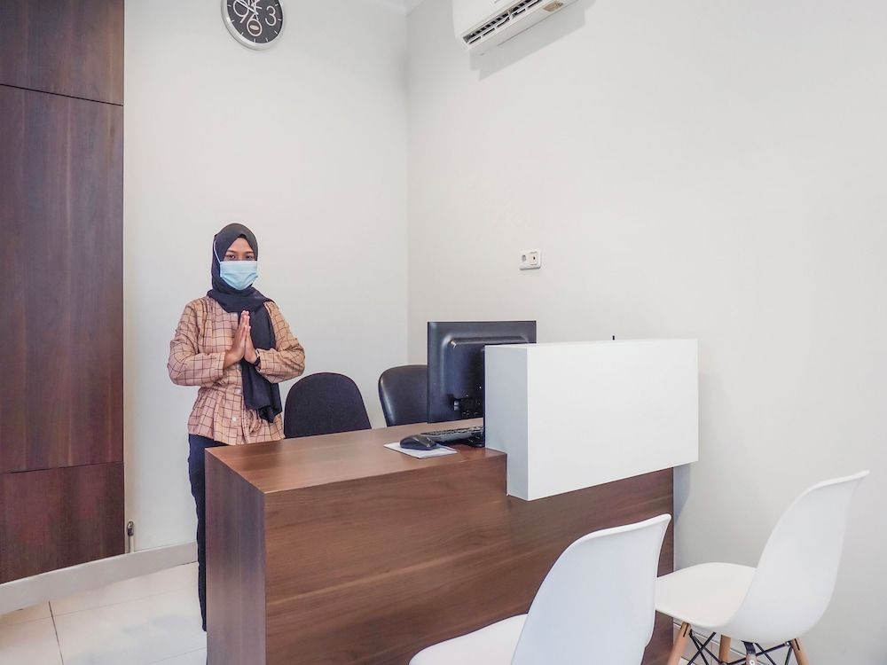 undefined Super OYO 90115 Near Pasar Baru 2