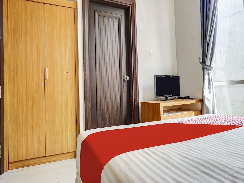 Super OYO Capital O 91140 Ayodya Kebon Jeruk Deluxe Double Room 5