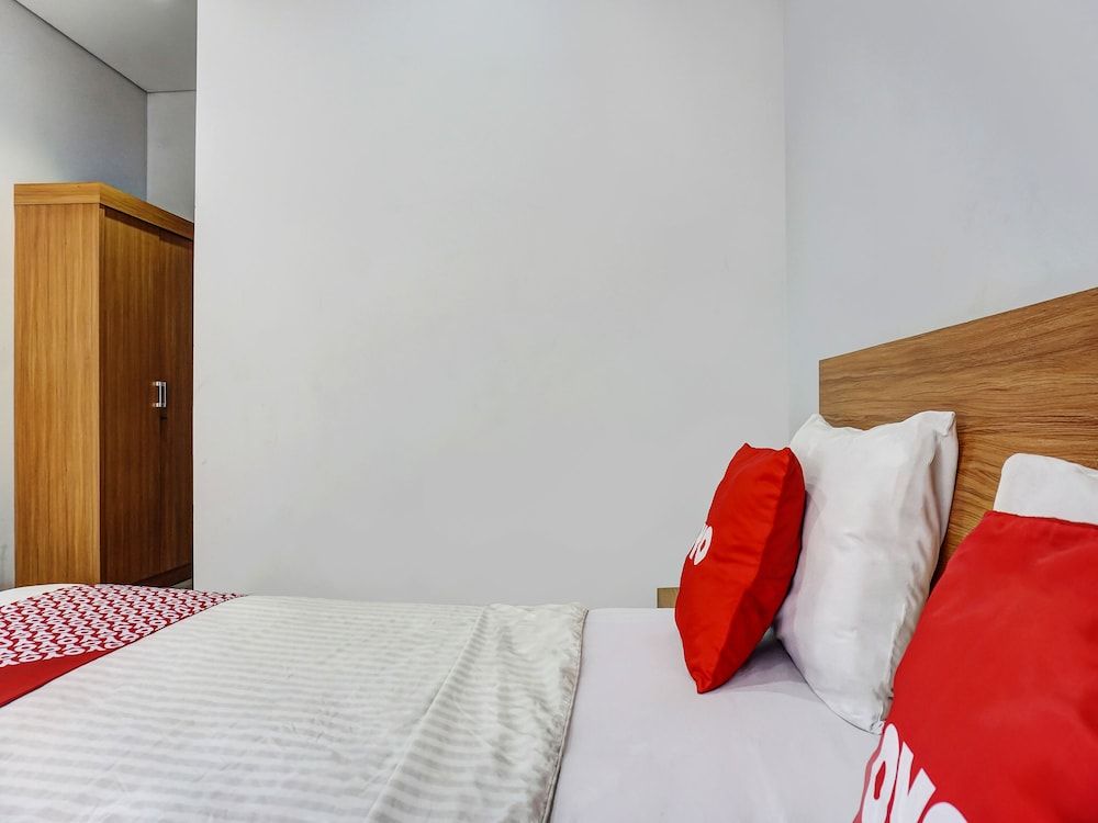 Capital O 91140 Ayodya Kebon Jeruk Standard Double Room 7