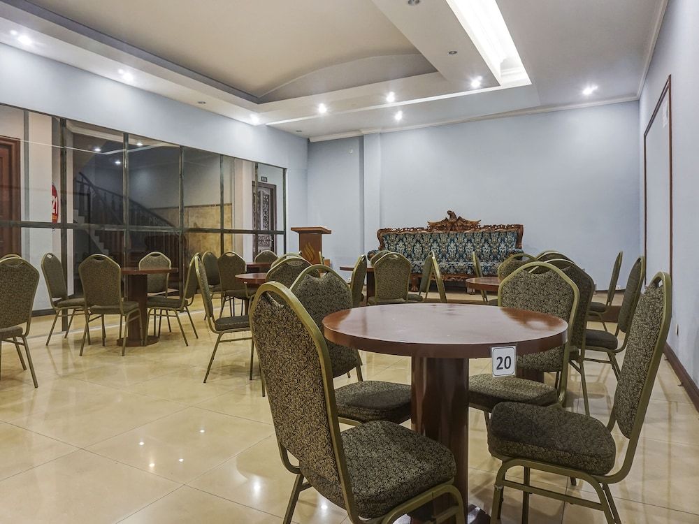 undefined Capital O 91140 Ayodya Kebon Jeruk 6