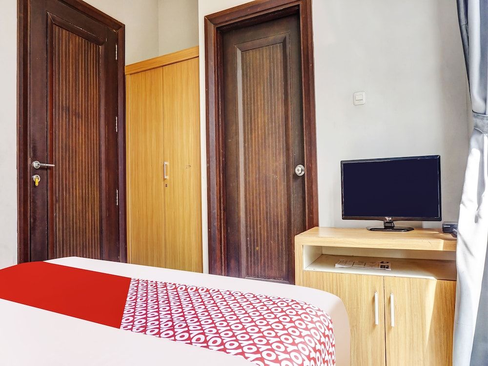 Super OYO Capital O 91140 Ayodya Kebon Jeruk Deluxe Double Room 4