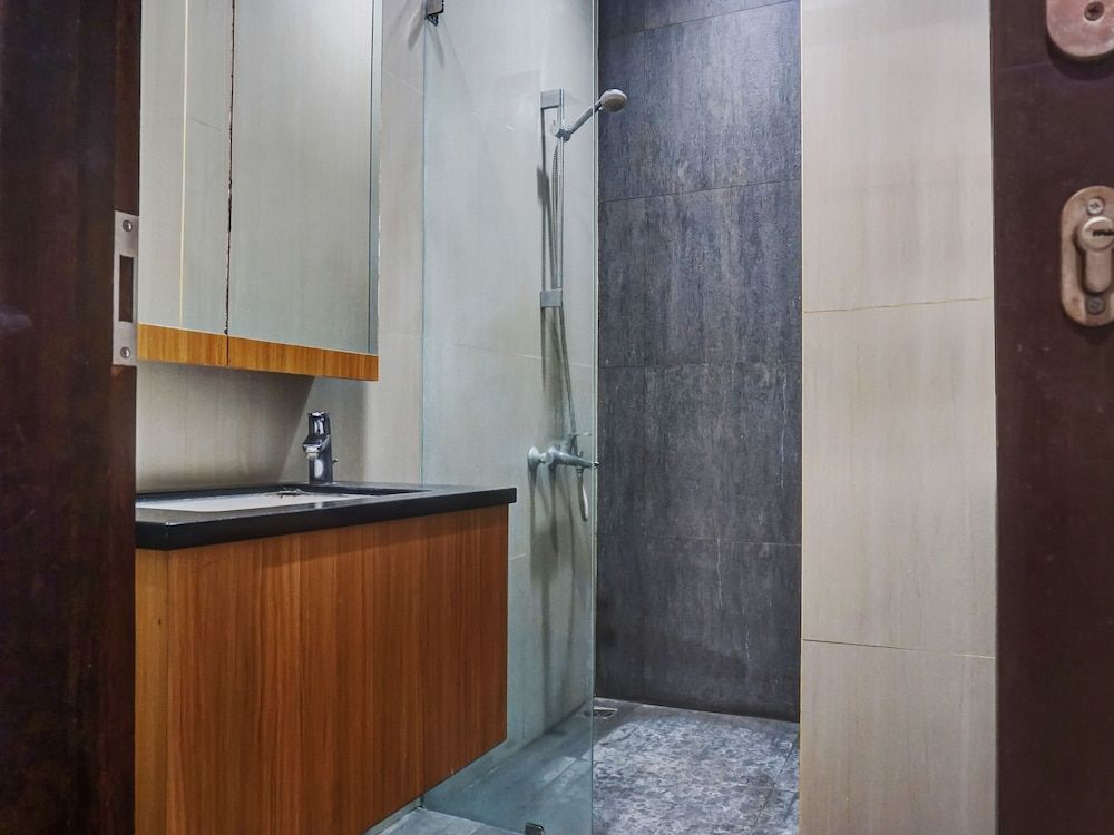 Capital O 91140 Ayodya Kebon Jeruk Standard Double Room 12