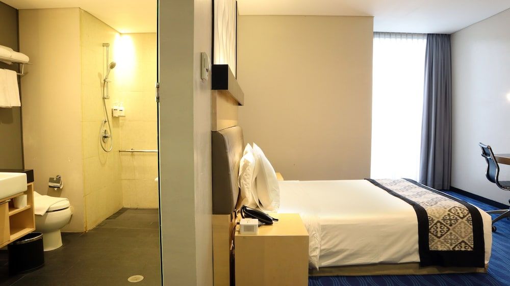 AI HOTEL JAKARTA THAMRIN Standard Double Room, 1 Queen Bed 4