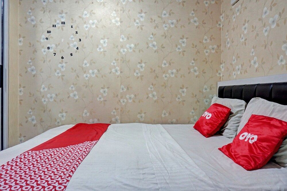 Collection O 92099 A99 Property Near Kalibata city square Deluxe Double Room 5