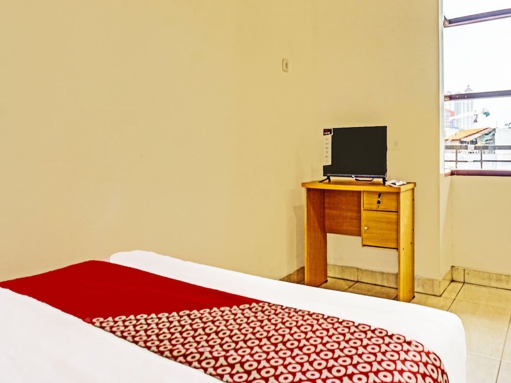 undefined Super OYO 91535 J&b Rooms Tomang 9