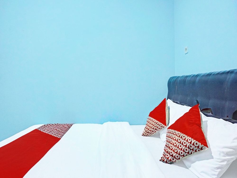 Super OYO 91535 J&b Rooms Tomang Standard Double Room 3