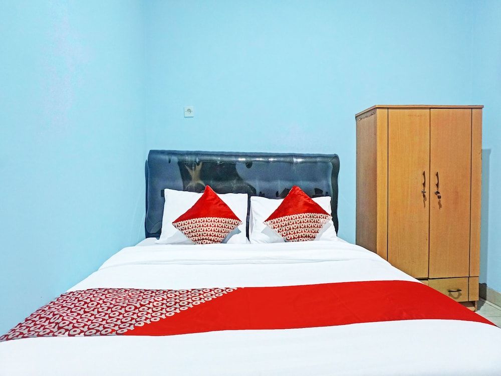 Super OYO 91535 J&b Rooms Tomang Standard Double Room 6