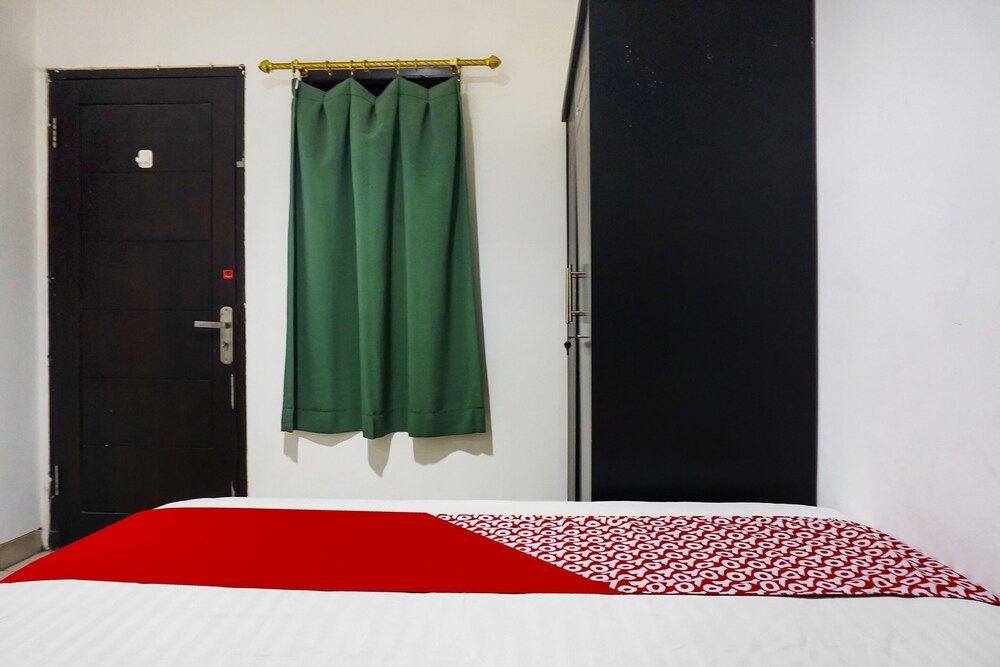 undefined OYO 91257 Royani Residence 7