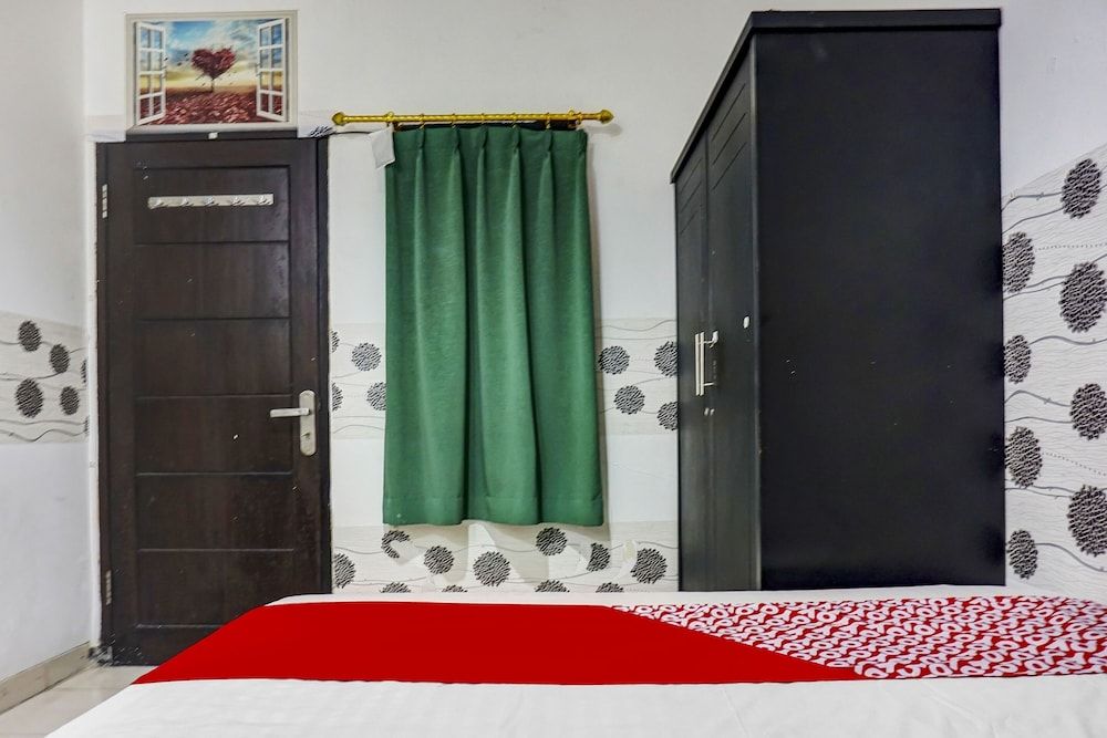 undefined OYO 91257 Royani Residence 10