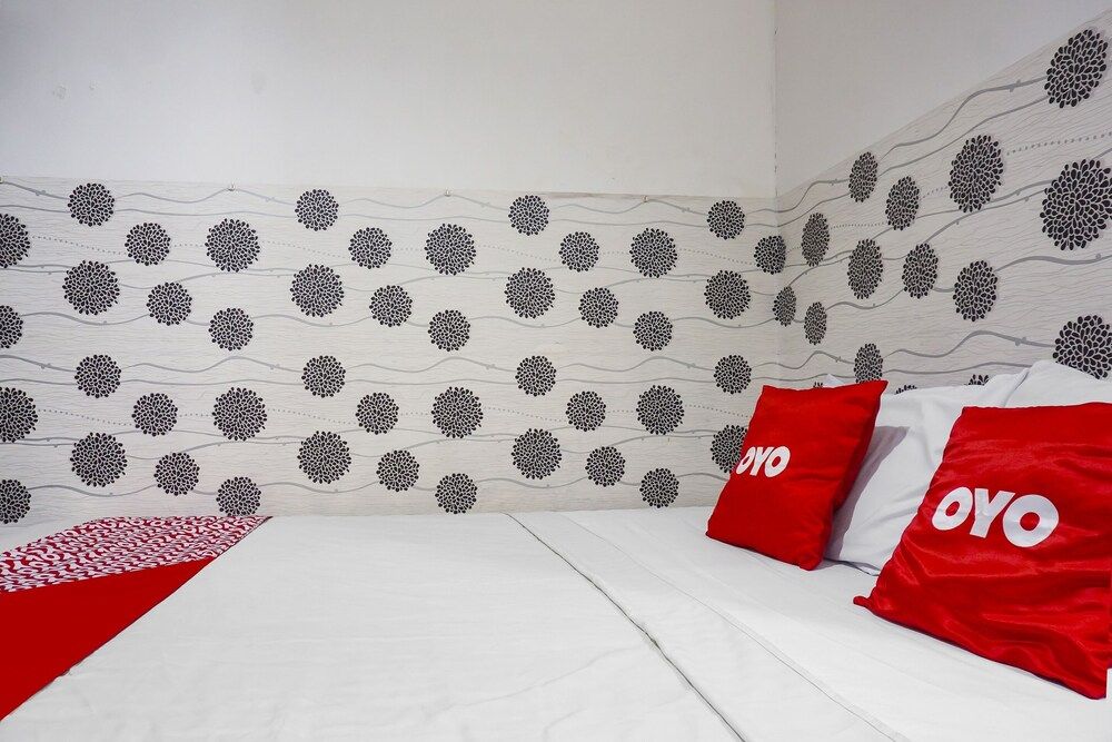 OYO 91257 Royani Residence Standard Double Room 8