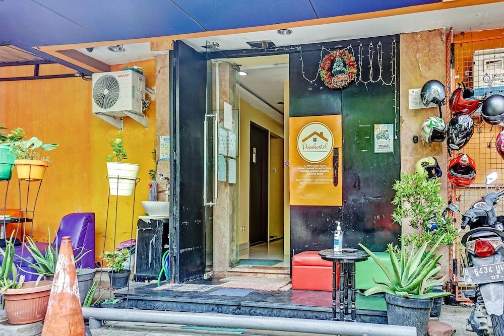 undefined Super OYO 90692 Point Hostel 3