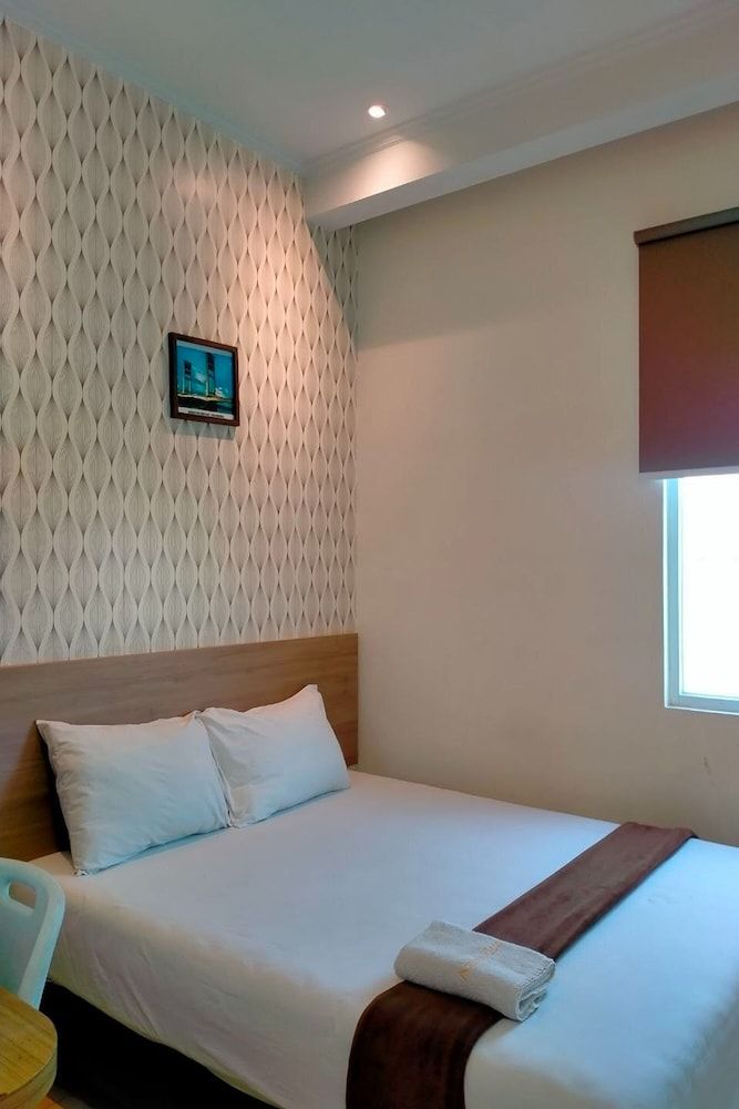 Aranis Hotel Standard Room 6