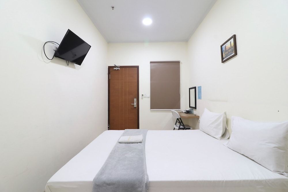 Aranis Hotel Standard Room 4