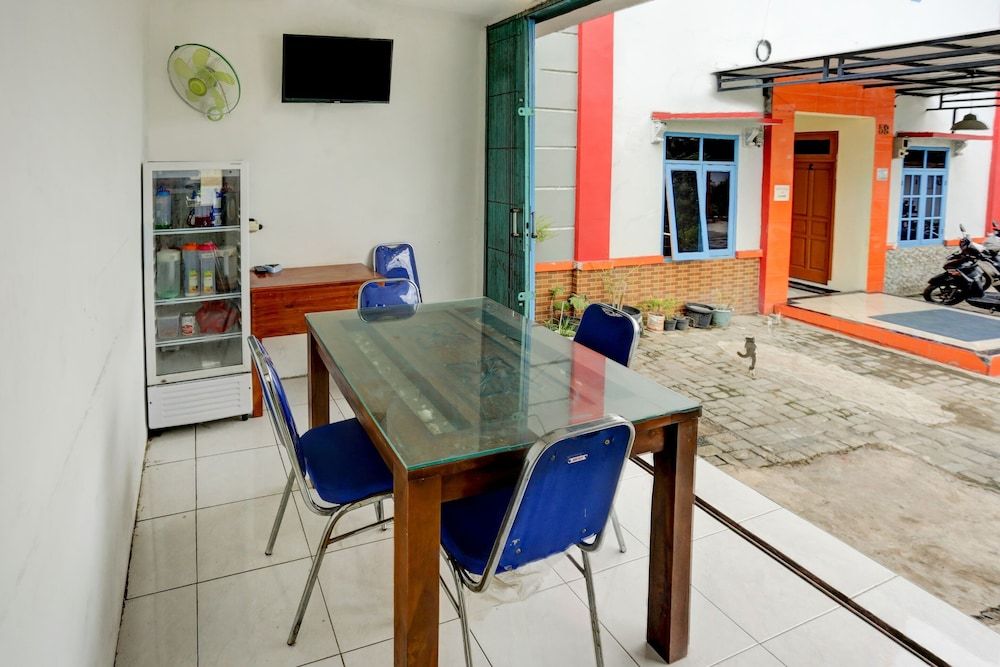 undefined OYO 3767 Permata House 9