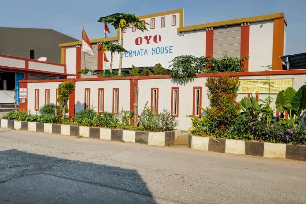 undefined OYO 3767 Permata House 5