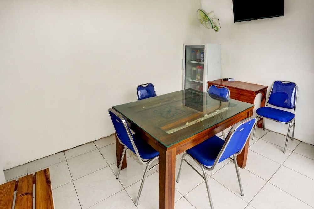 undefined OYO 3767 Permata House 8