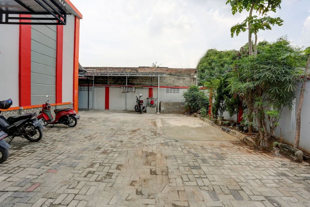 undefined OYO 3767 Permata House 7