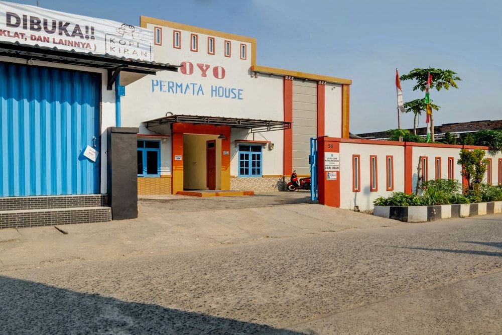 undefined OYO 3767 Permata House 3