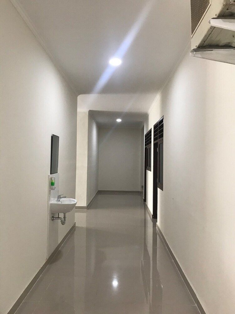 undefined OYO 92468 Roemah Djatinegara 10