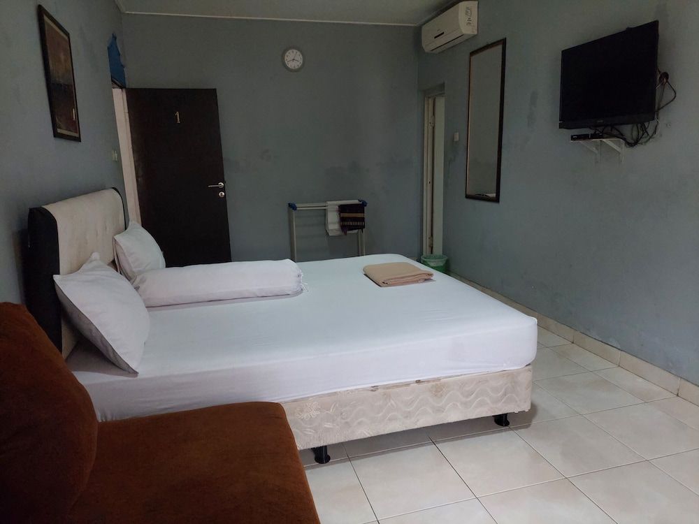Pondok Seruni Kemanggisan Jakarta Deluxe Room 2