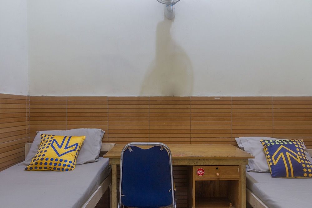 SPOT ON 3155 Penginapan Banyu Biru Syariah Economy Twin Room 4