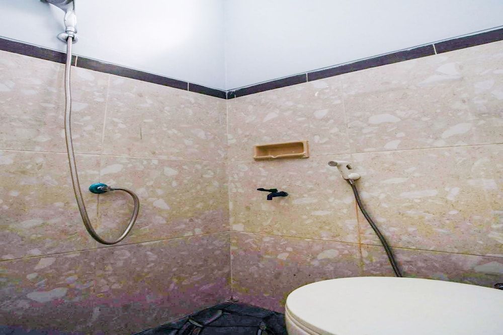 SPOT ON 3155 Penginapan Banyu Biru Syariah Basic Double Room 4