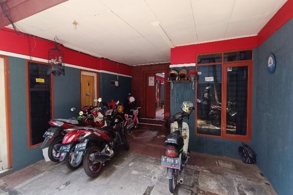 undefined OYO 91341 D'phoenix Anggrek Syariah Residence Near Masjid Jami' Al Amin 6