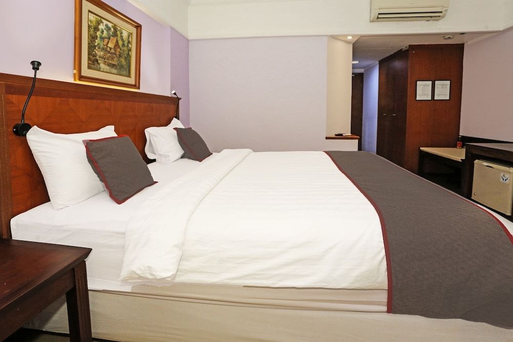 Collection O 91898 Series Hotel Kuningan Basic Suite 4