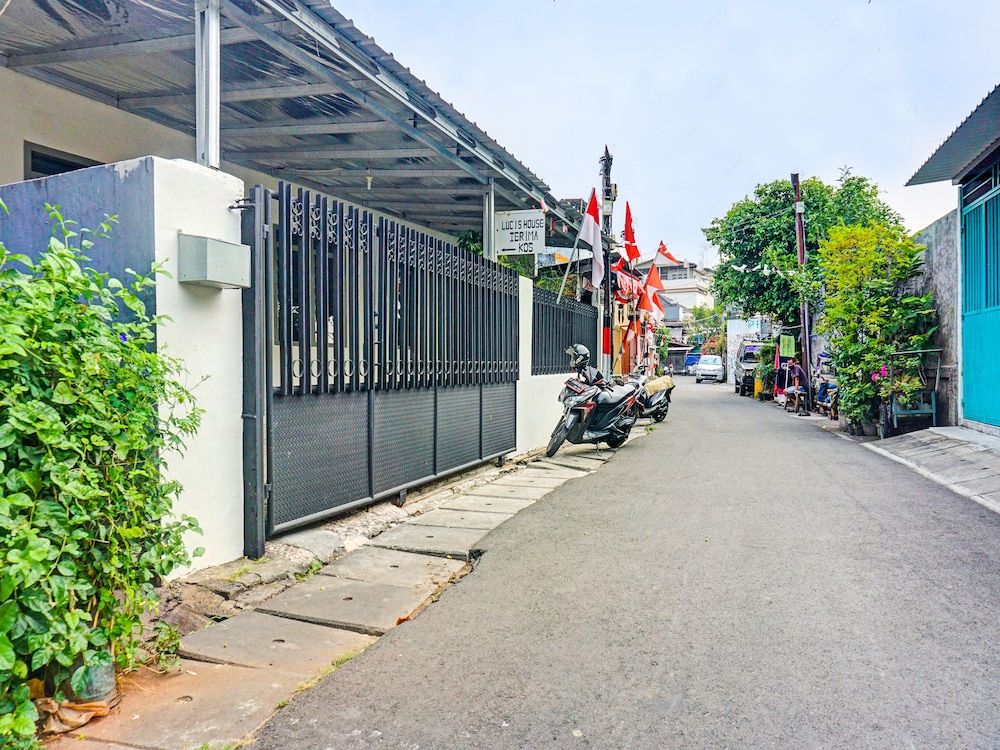 undefined OYO 91658 Lucis House 2