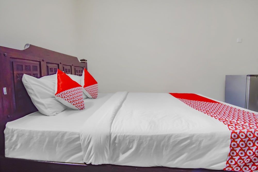 OYO 90094 Gayatri Residence