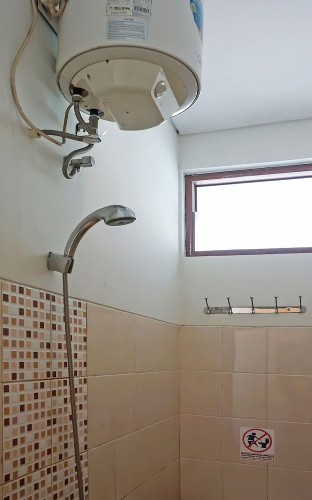 OYO 92150 One 2 Residence Standard Double Room 16