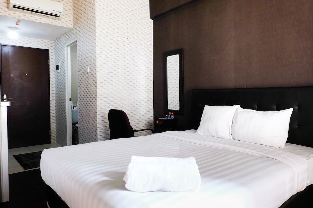 Great Location Sunter Park View Studio Apartment Room 3