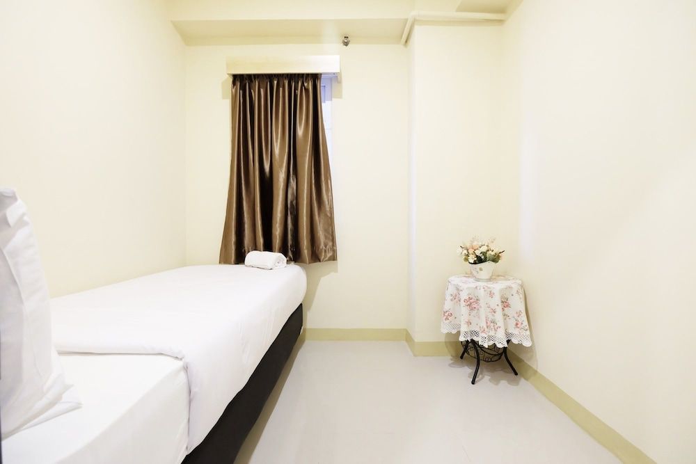 undefined Clean And Tidy Green Pramuka Apartement 5