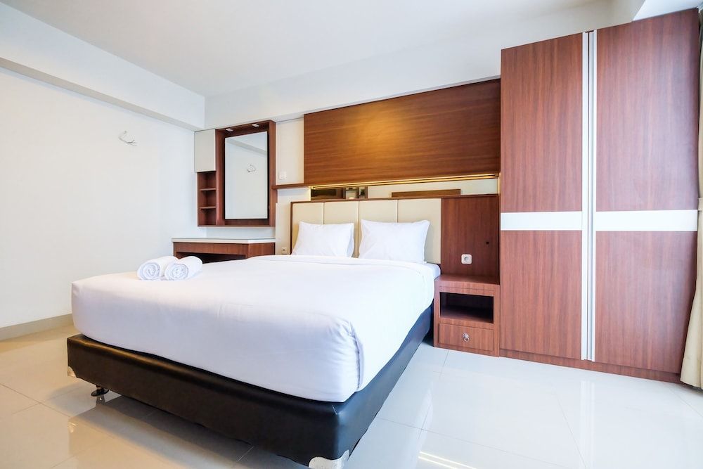 undefined Spacious Fully Furnished Studio Apartment H Residence near MT Haryono 4