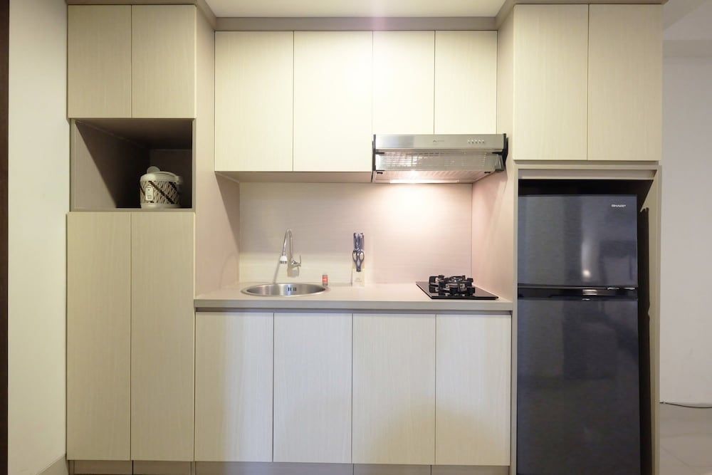 undefined Spacious Studio Apartment @ The H Residence near MT Haryono 8