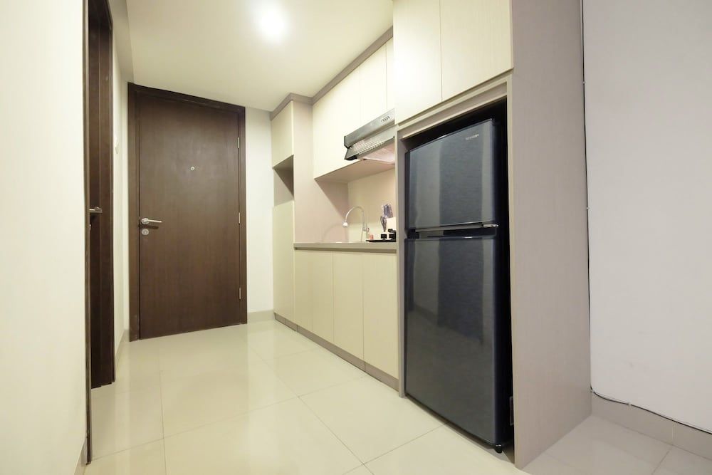 undefined Spacious Studio Apartment @ The H Residence near MT Haryono 10