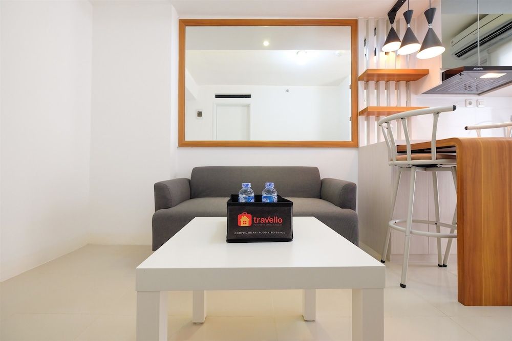 Compact Bassura City Apartment near Jatinegara Room 19