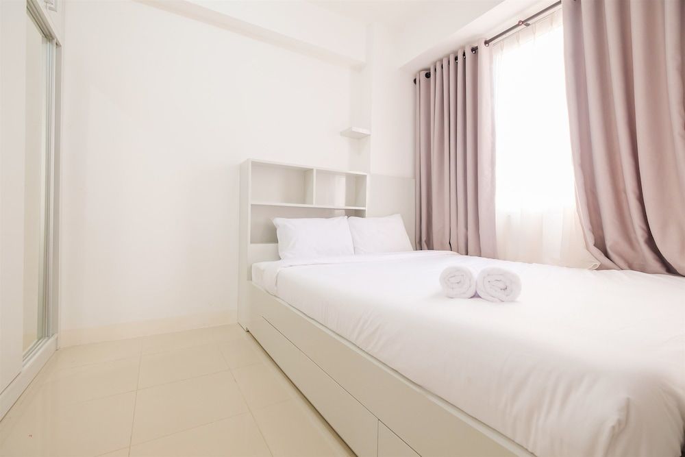 Minimalist Bassura Apartment Direct Access to Bassura City Mall Room 3