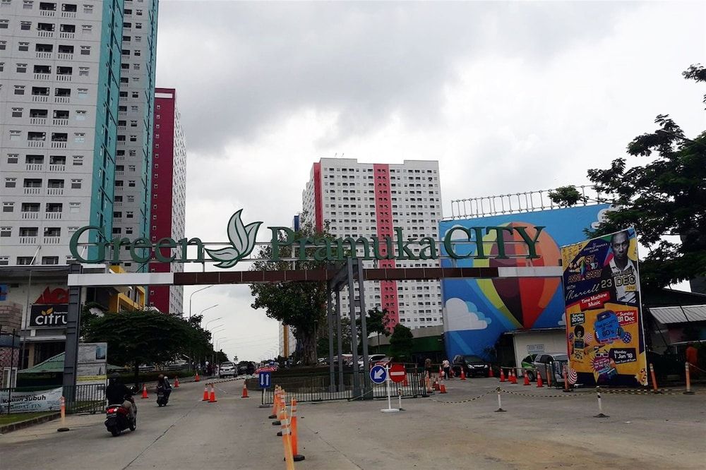 undefined Easy Access to Mall Green Pramuka Apartment 6