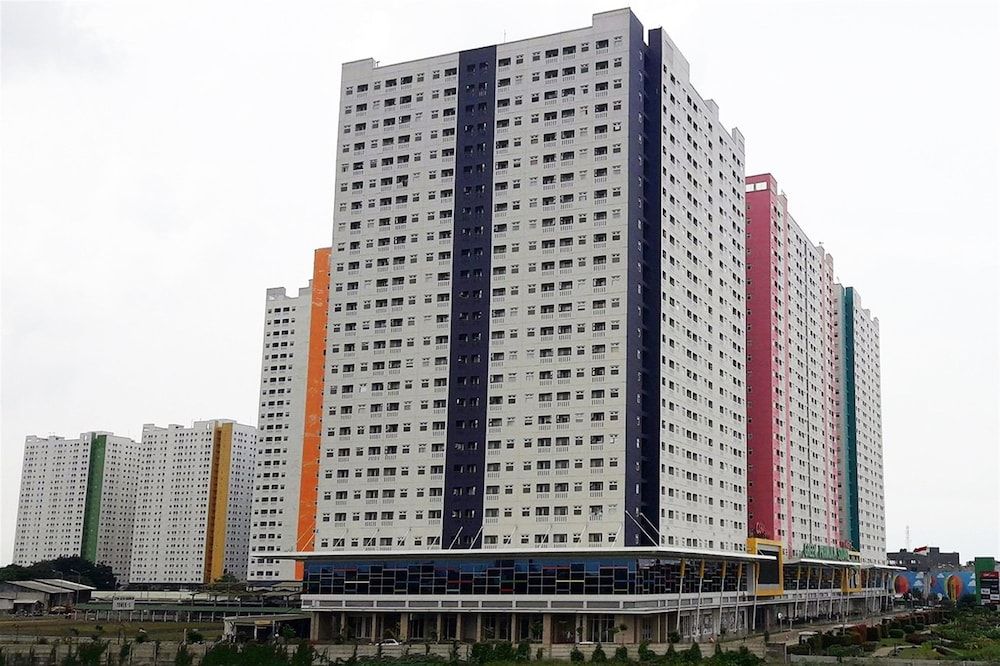 undefined Easy Access to Mall Green Pramuka Apartment 5