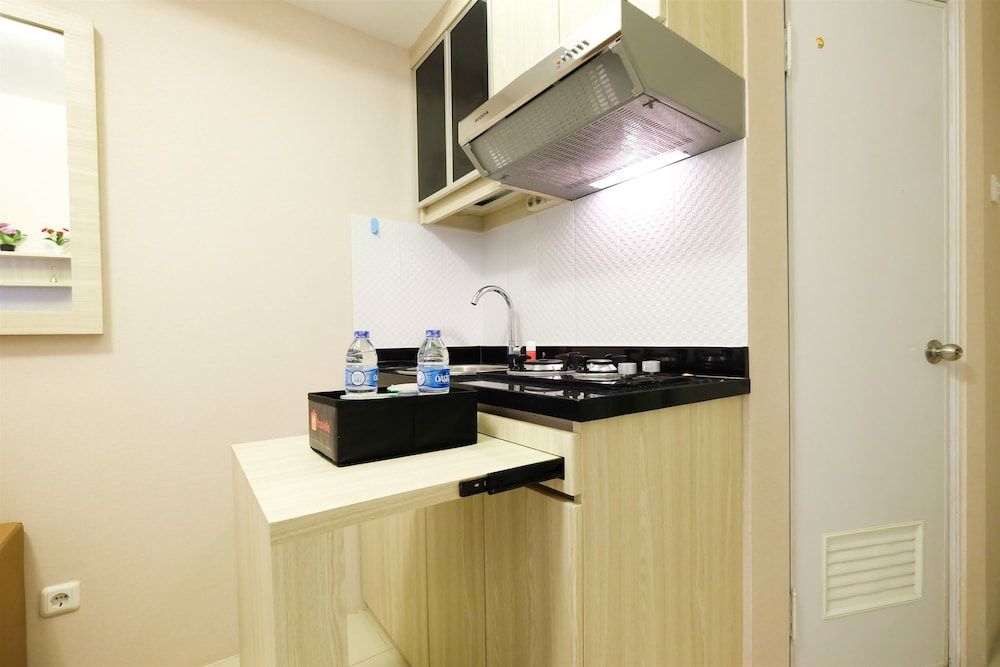 Easy Access to Mall Green Pramuka Apartment Room 19
