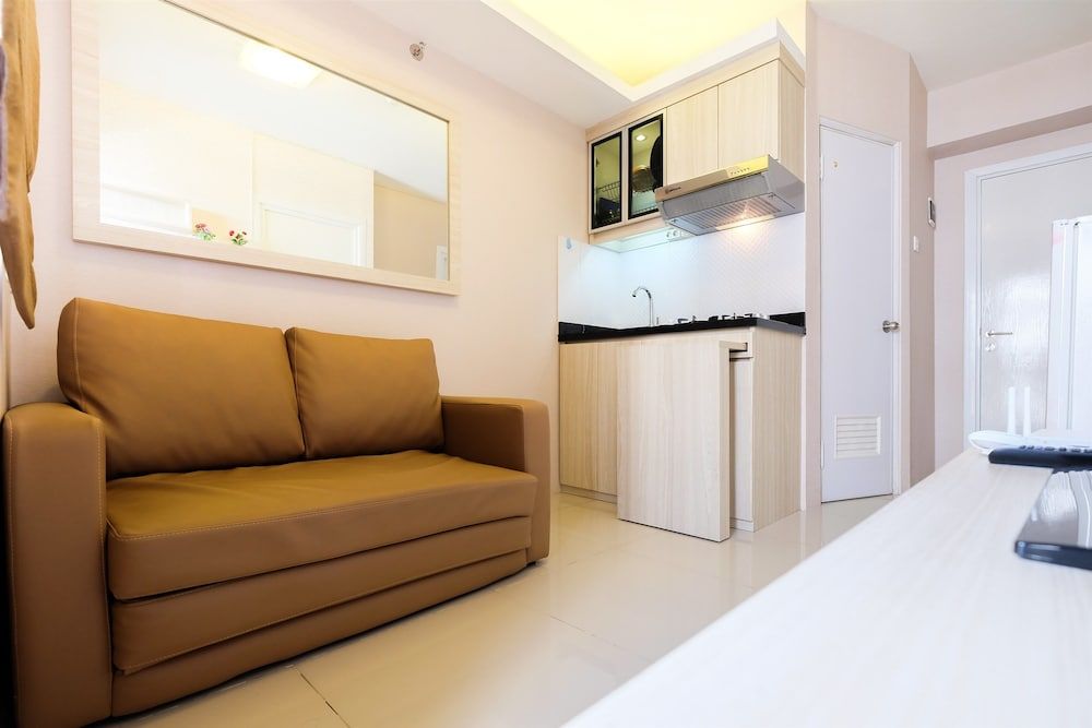 Easy Access to Mall Green Pramuka Apartment Room 20